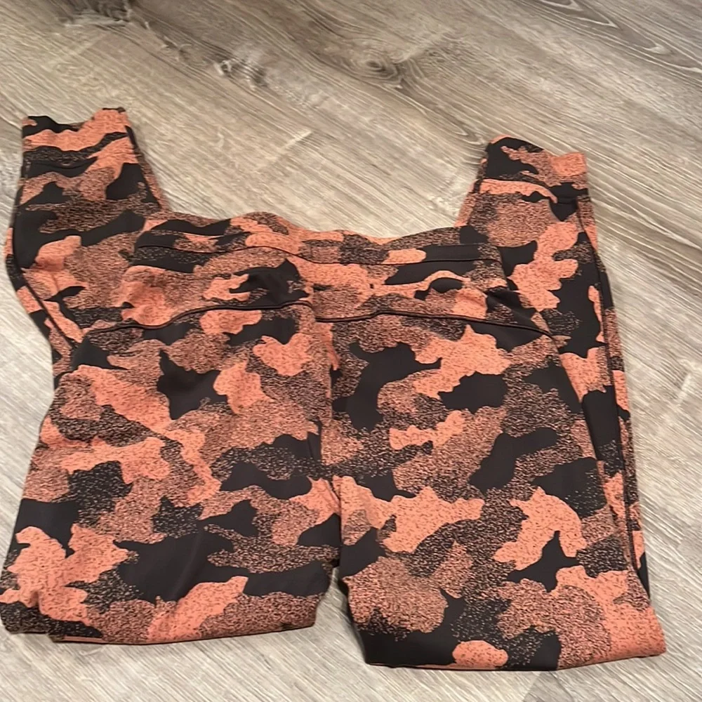 NWOT Lululemon Jogger 29" - 6 - Picture 2 of 7